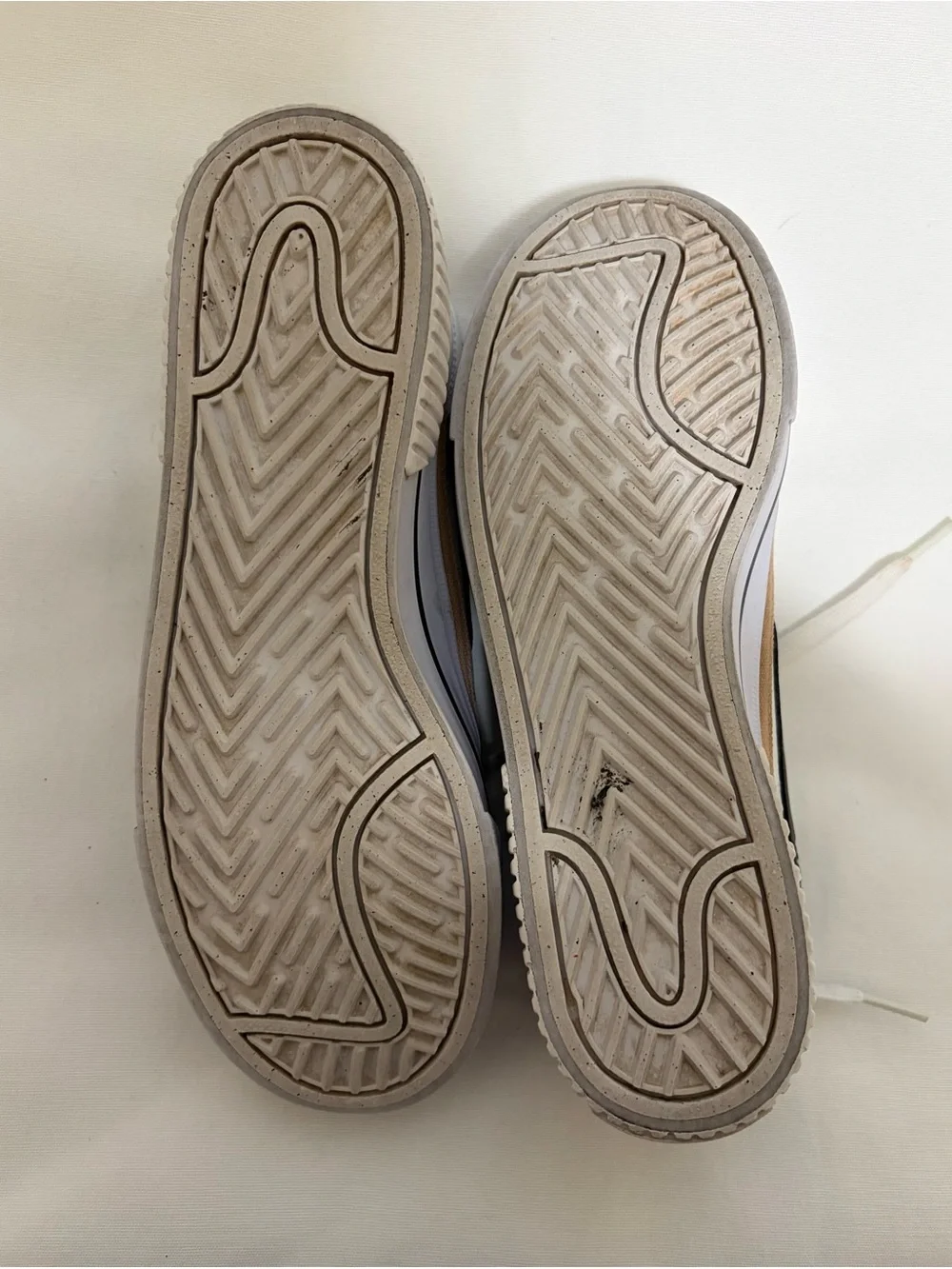 Nike court legacy